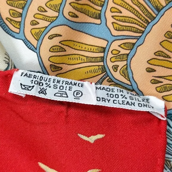 Hermes scarf Carre 90 Reds Silk100% - Picture 4 of 10